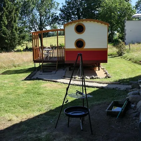 Roulotte Le Gite-anes Jou-sous-Monjou