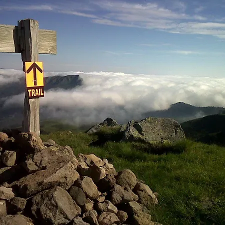 Roulotte Le Gite-anes Jou-sous-Monjou