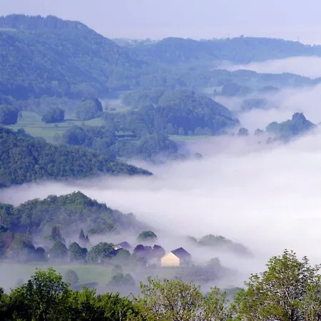 Roulotte Le Gite-anes Кемпинг *