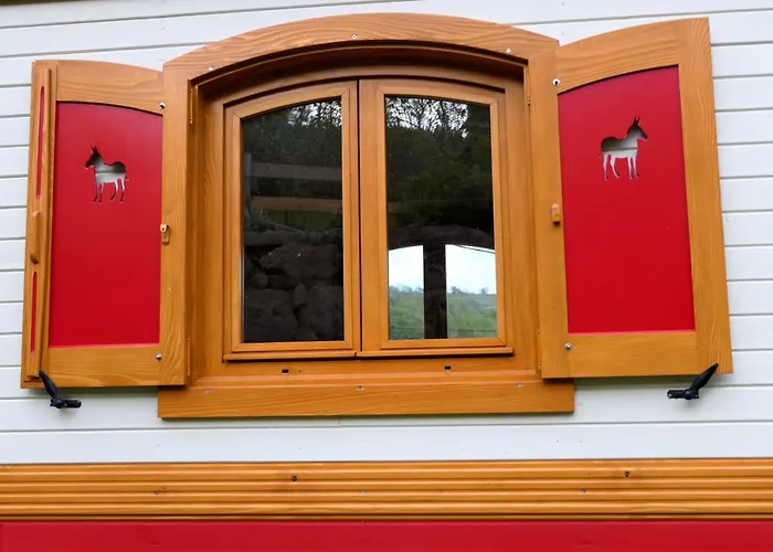 Roulotte Le Gite-anes Campingplatz Jou-sous-Monjou