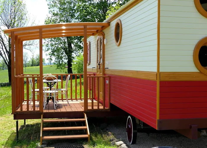 Roulotte Le Gite-anes Campingplatz Jou-sous-Monjou